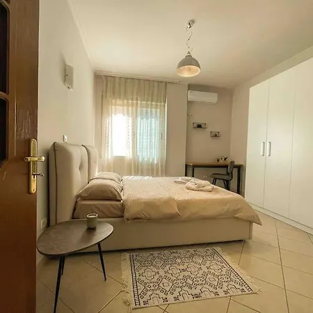 Downtown Flat Near Center With 24h Self Check-in Tirana