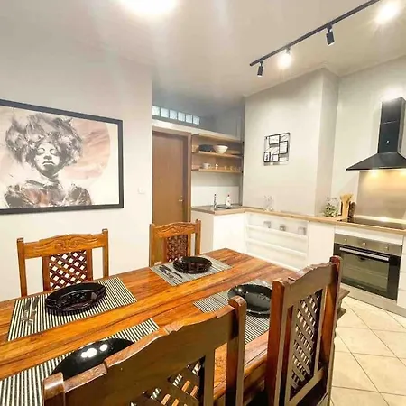 Downtown Flat Near Center With 24h Self Check-in *